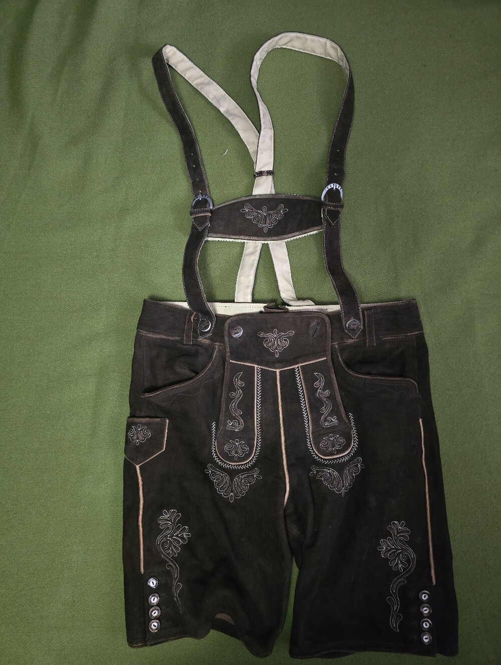 Traditional Men’s Brown Lederhosen Shorts with Suspenders
